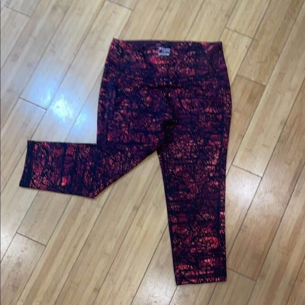Old Navy Active 3/4 length Leggings size M